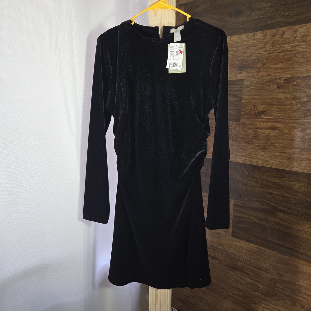 #42 H&M Fitted Jersey‎ Elegant Black Dress Size M